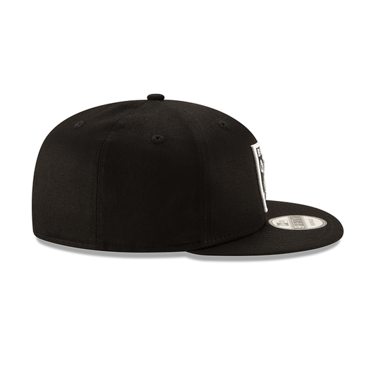 MEN'S NEW ERA NFL LAS VEGAS RAIDERS 9FIFTY BLACK & WHITE SNAPBACK HAT