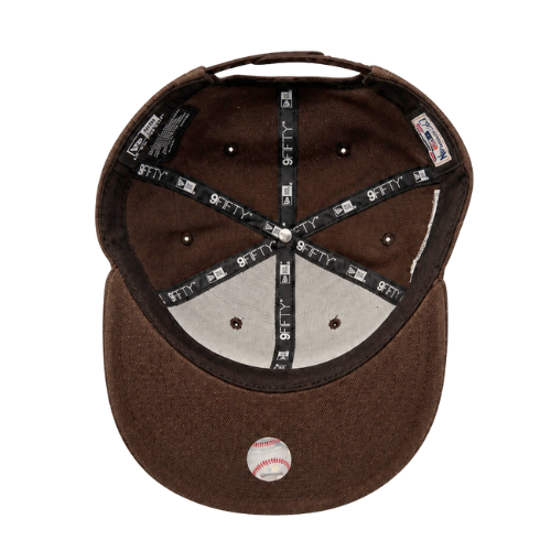 MEN'S NEW ERA MLB BROWN & WHITE TORONTO BLUE JAYS 50TH SEASON PATCH 9FIFTY SNAPBACK HAT