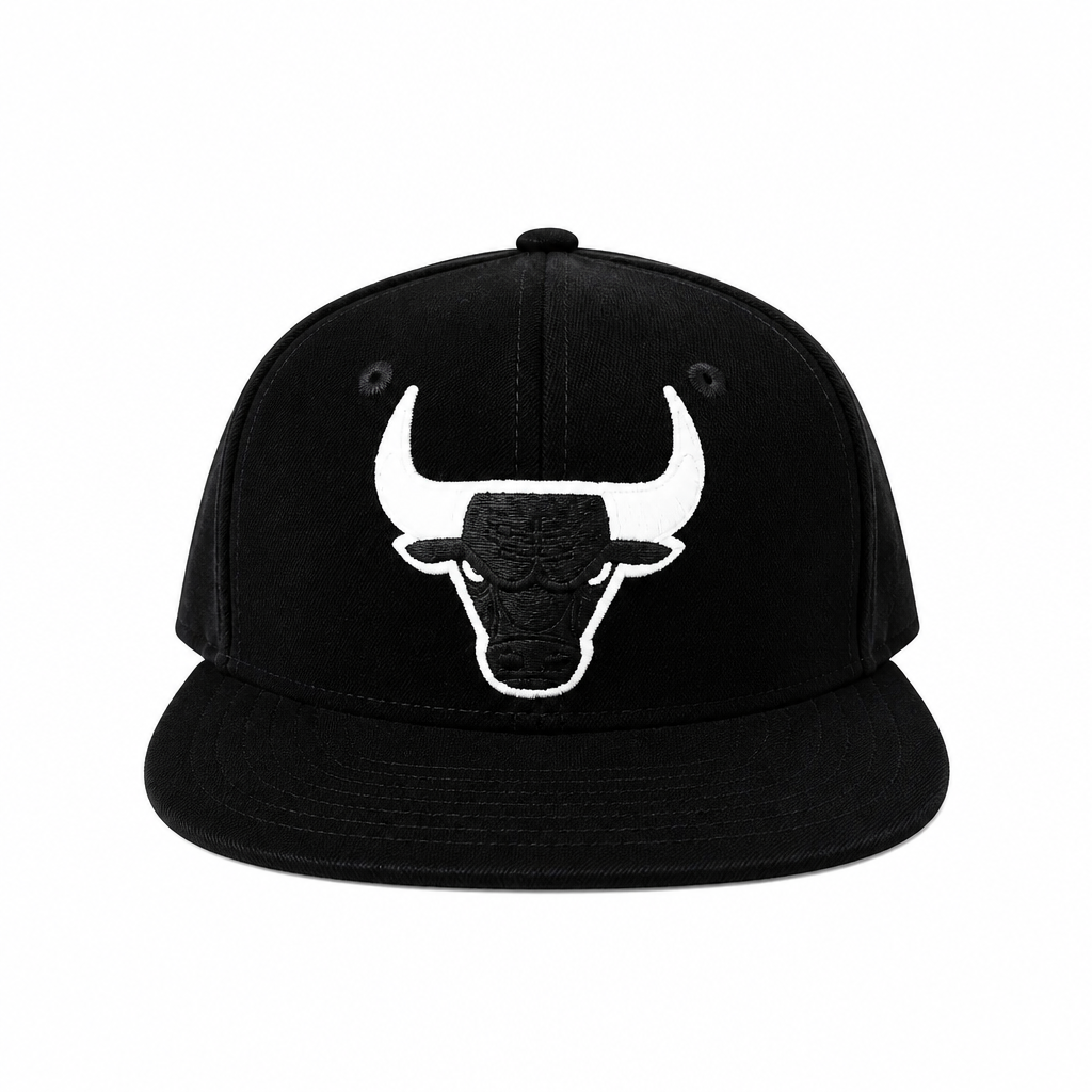 NEW ERA 59FIFTY CHICAGO BULLS BLACK/WHITE LOGO VELVET FITTED HAT