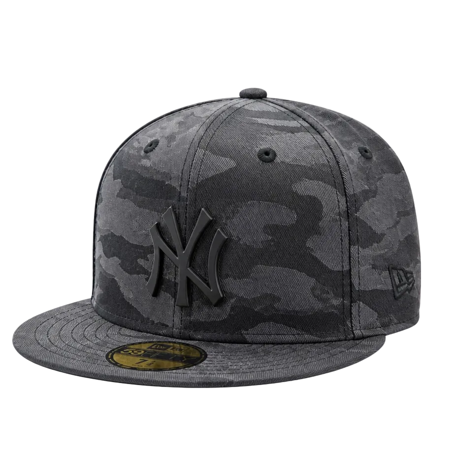 NEW ERA 59FIFTY NEW YORK YANKEES BLACK CAMO METAL BADGE FITTED HAT