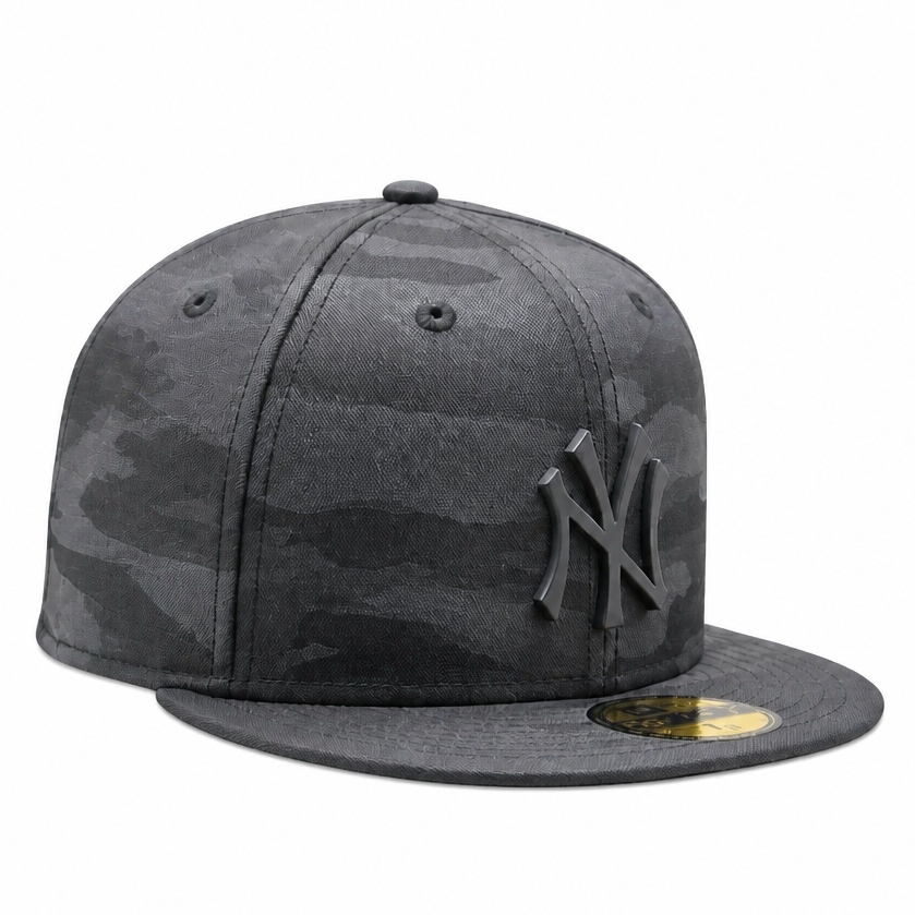 NEW ERA 59FIFTY NEW YORK YANKEES BLACK CAMO METAL BADGE FITTED HAT