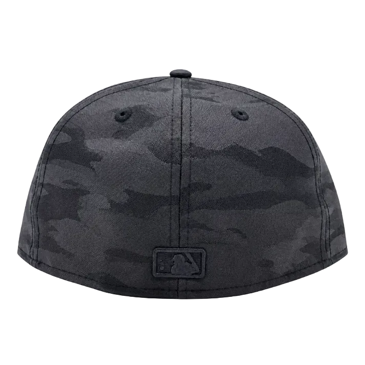 NEW ERA 59FIFTY NEW YORK YANKEES BLACK CAMO METAL BADGE FITTED HAT