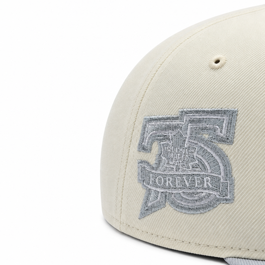 NEW ERA 9FIFTY NHL TORONTO MAPLE LEAFS CHROME SNOW GREY 75 FOREVER SNAPBACK HAT