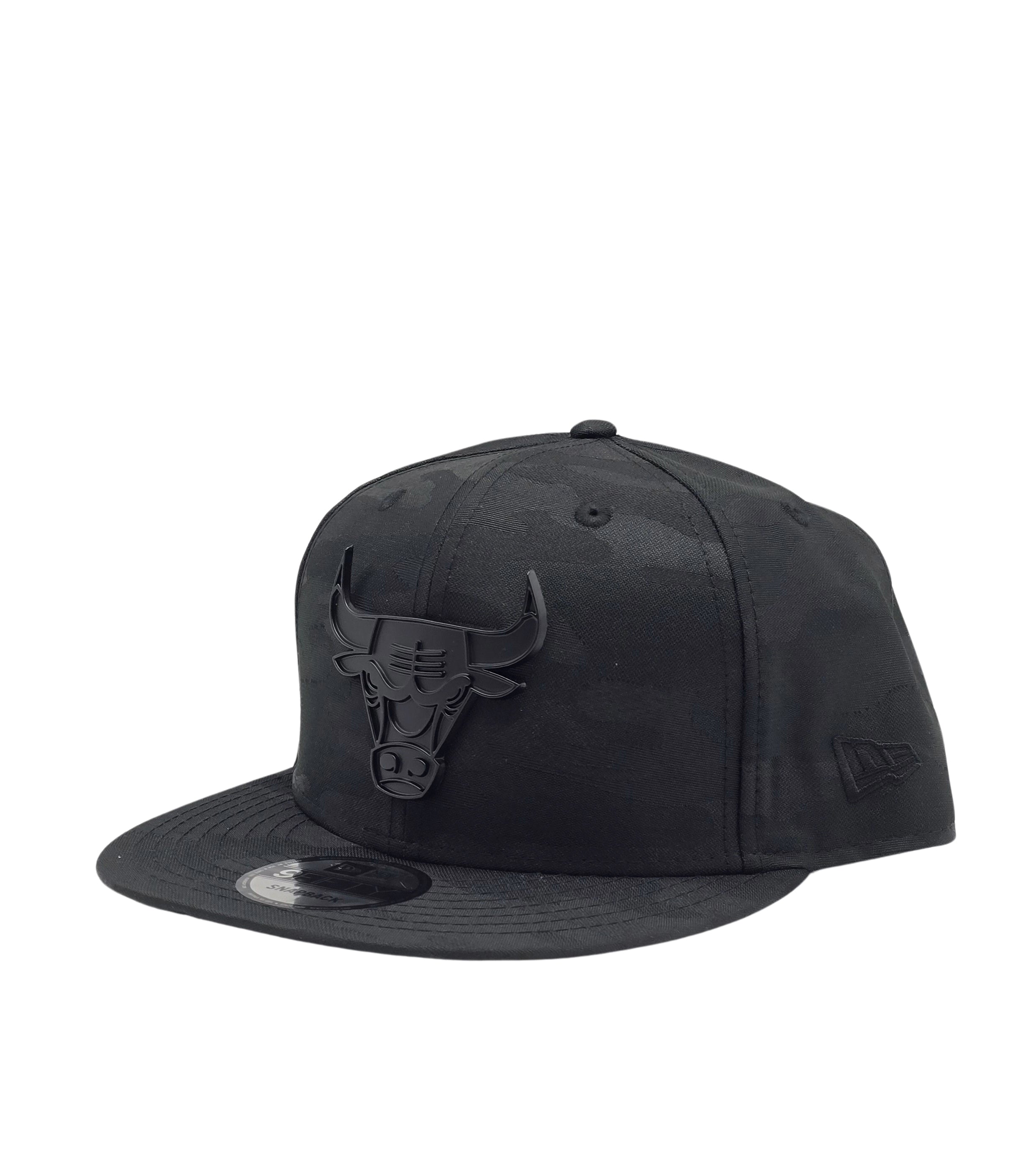 MEN'S 9FIFTY CHICAGO BULLS BLACK METAL BADGE CAMO SNAPBACK HAT