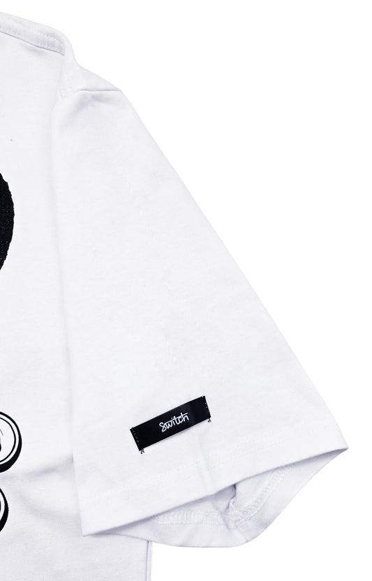 SWITCH MEN'S RHINESTONE MINERAL WASHED SKULL DROP SHOULDER GRAPHIC T-SHIRT (WHITE)