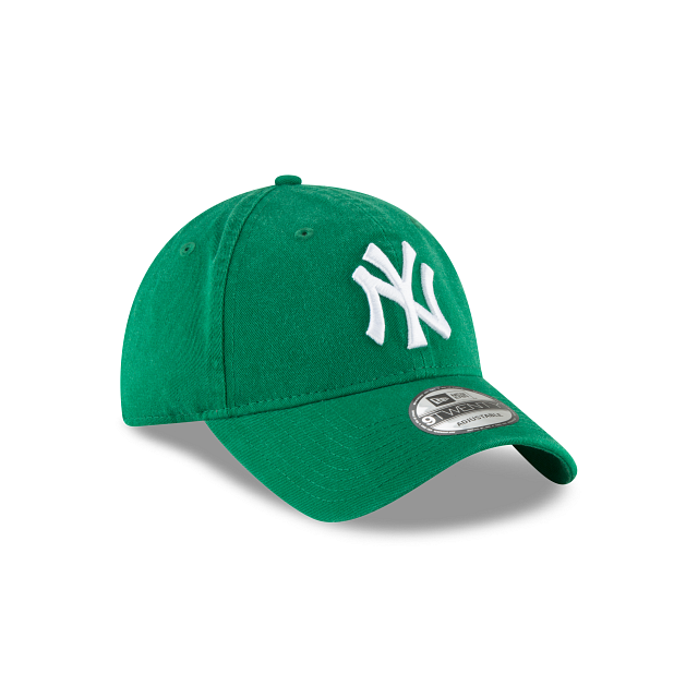 MEN'S NEW ERA MLB CORE CLASSIC 2 9TWENTY NEW YORK YANKEES GREEN & WHITE STRAPBACK CAP