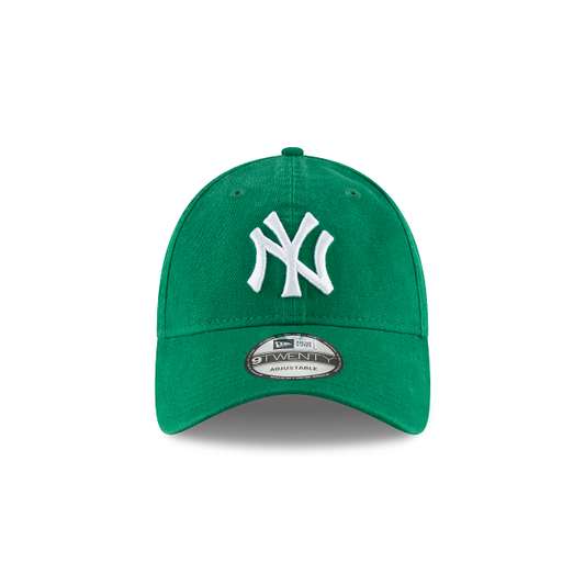 MEN'S NEW ERA MLB CORE CLASSIC 2 9TWENTY NEW YORK YANKEES GREEN & WHITE STRAPBACK CAP