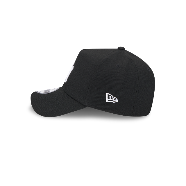 MEN'S NEW ERA MLB 9FORTY A-FRAME NEW YORK YANKEES BLACK & WHITE SNAPBACK HAT