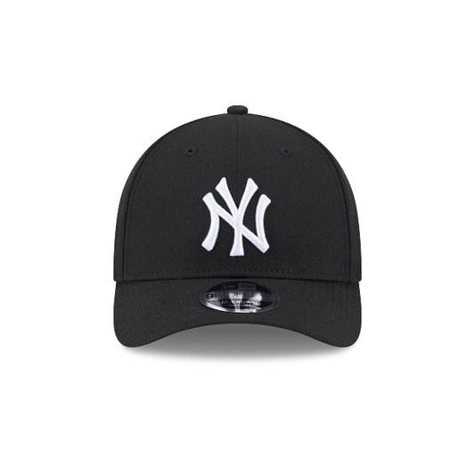 MEN'S NEW ERA MLB TEAM 9FORTY M-CROWN NEW YORK YANKEES BLACK & WHITE SNAPBACK HAT