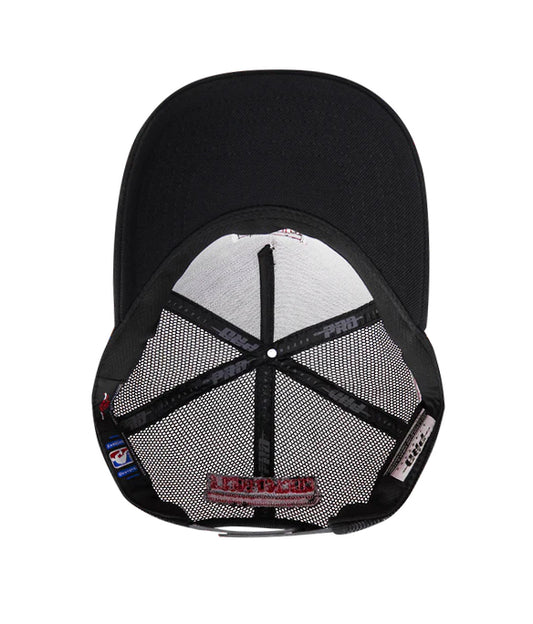 PRO STANDARD NBA CHICAGO BULLS BLACK TRUCKER SNAPBACK CAP