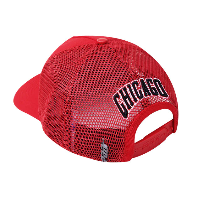 PRO STANDARD NBA CHICAGO BULLS RED TRUCKER SNAPBACK CAP