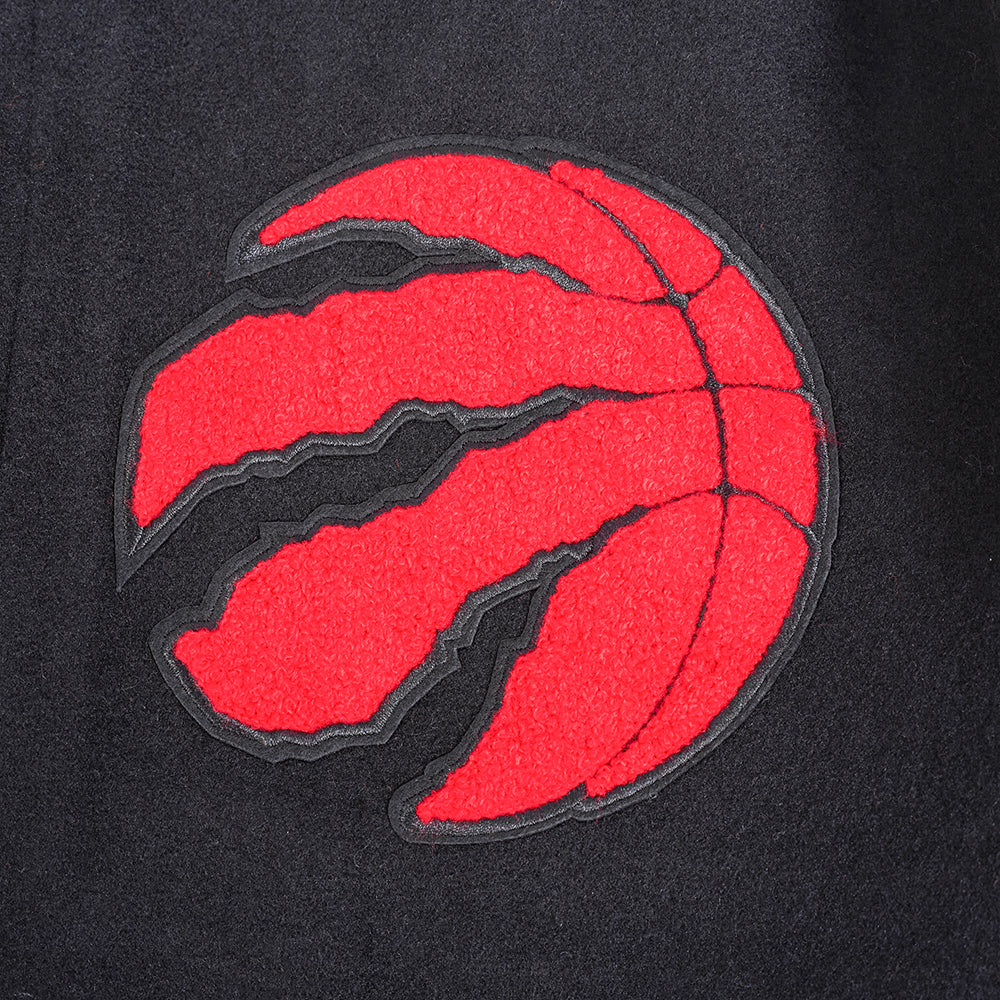 PRO STANDARD MEN'S NBA TORONTO RAPTORS BLACK/WHITE CLASSIC VARSITY JACKET