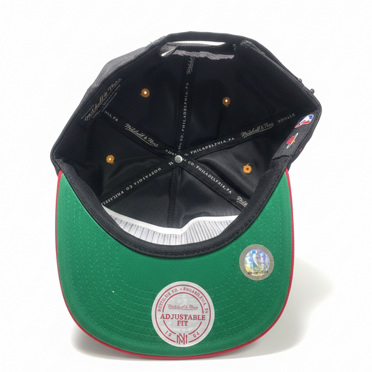 MEN`S MIAMI HEAT BLACK /RED CLASSIC SNAPBACK HAT