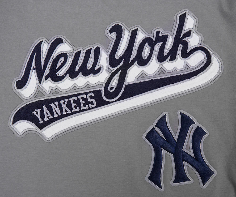 PRO STANDARD MLB NEW YORK YANKEES SCRIPT TAIL MEN'S GREY T-SHIRT