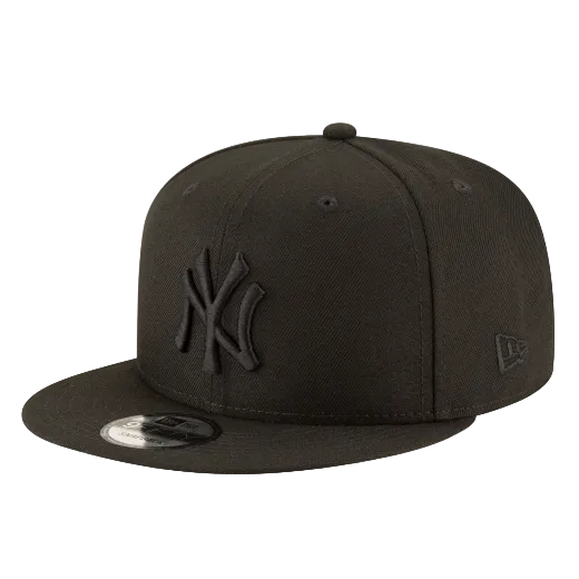 KID'S 950 YANKEES BLACK ON BLACK SNAPBACK HAT