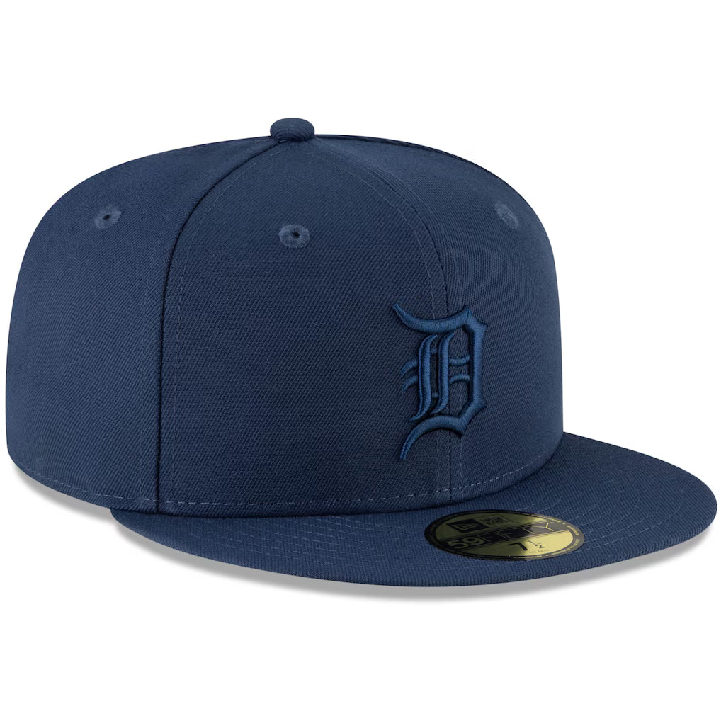 59FIFTY MEN'S NEW ERA MLB DETROIT TIGERS NAVY BLUE OCEANSIDE TONAL FITTED HAT