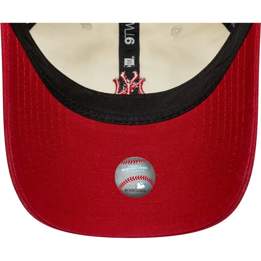 9TWENTY MEN'S NEW ERA MLB NEW YORK YANKEES MINI WASHED BEIGE & RED ADJUSTABLE CAP