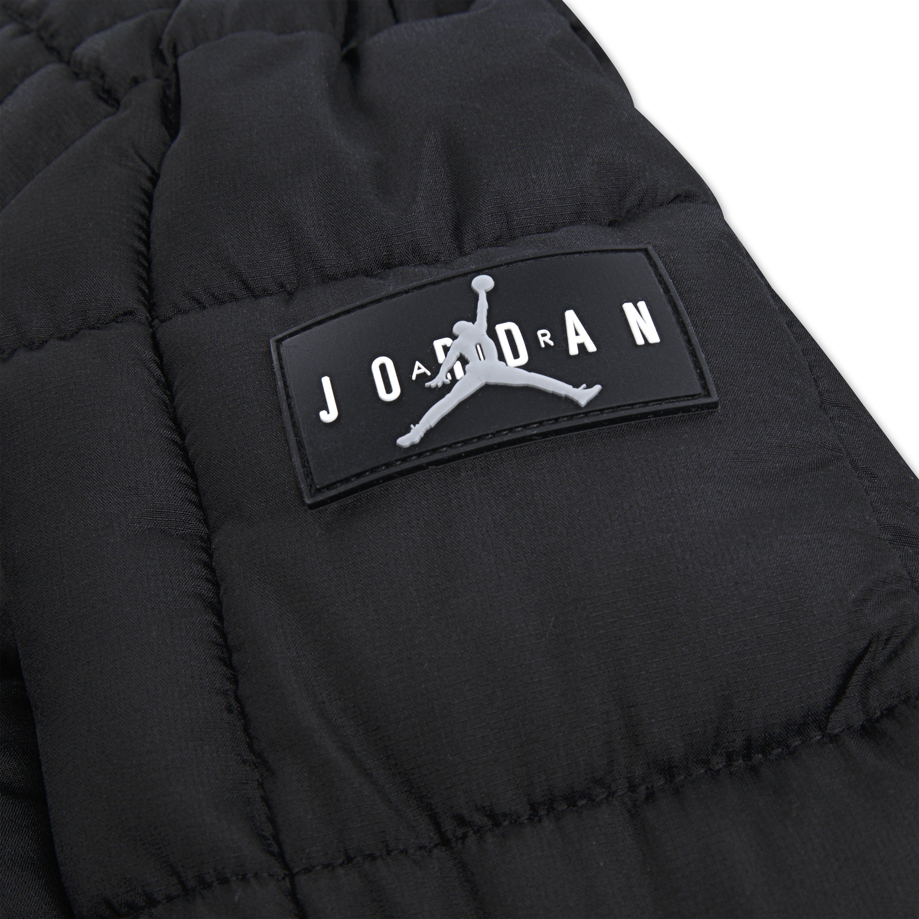 JORDAN ESSENTIAL BOYS MIDWEIGHT BLACK PUFFER JACKET (SIZE 4-7 YEARS)