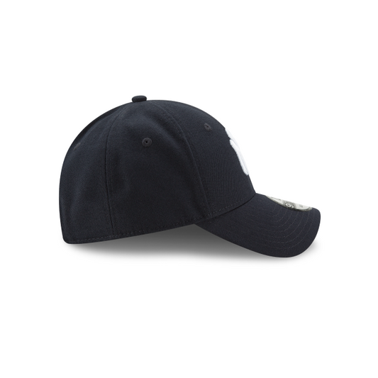 MEN'S NEW ERA MLB THE LEAGUE 9FORTY NEW YORK YANKEES NAVY BLUE & WHITE VELCRO CAP