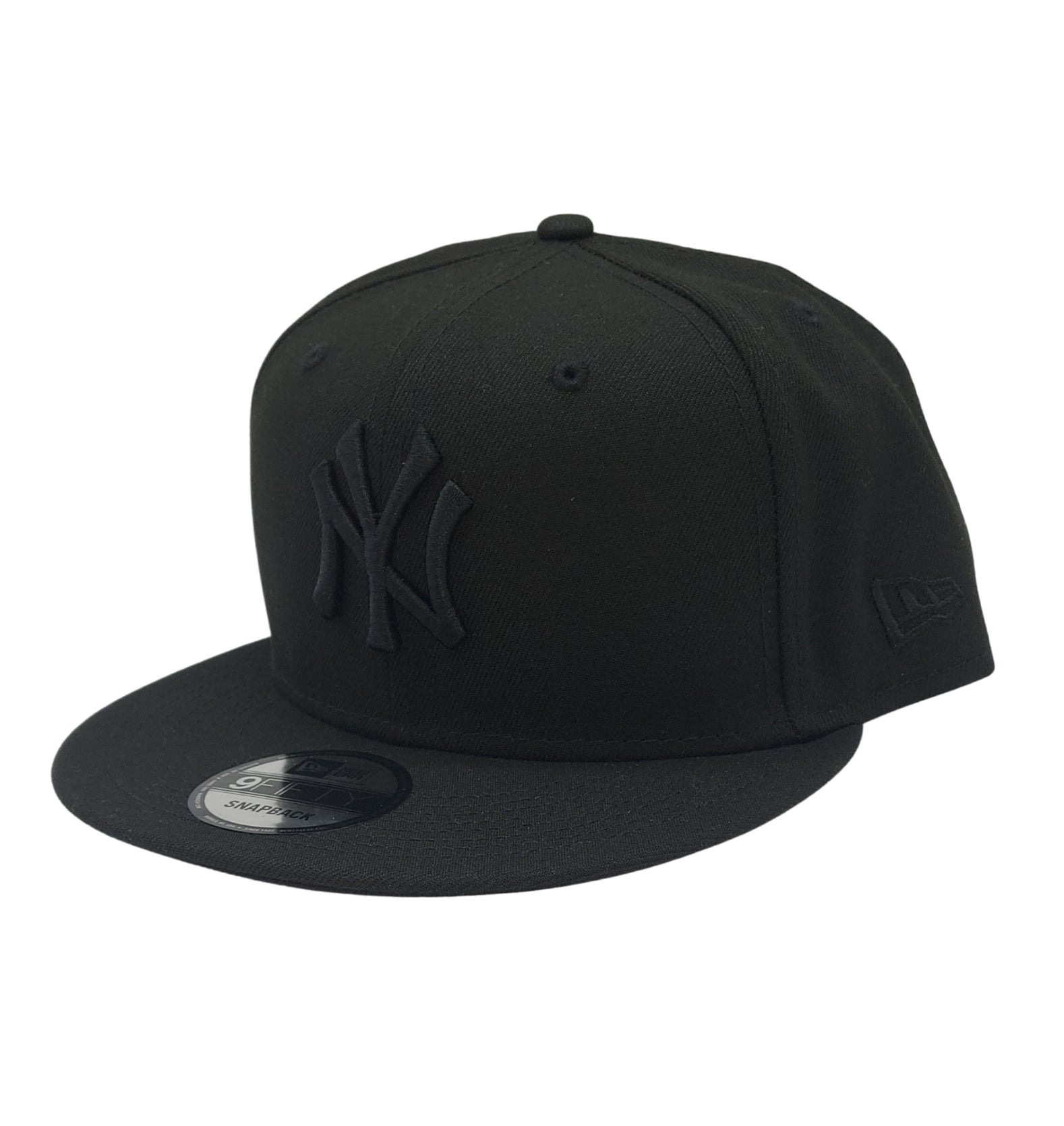 KID'S 950 YANKEES BLACK ON BLACK SNAPBACK HAT